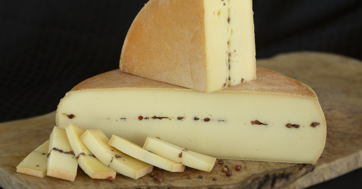 “Raclette de Compton au Poivre,” a RacletteStyle Cheese from Québec