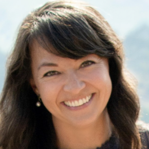 Tara Holmes